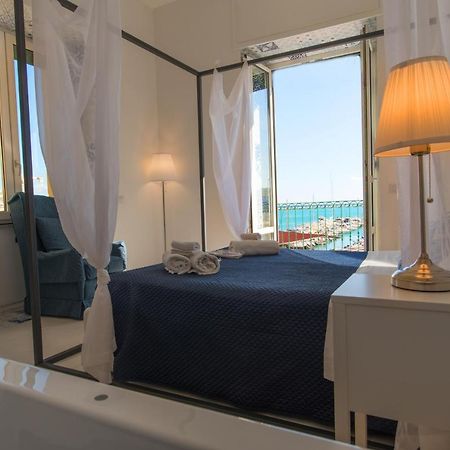 Relais Mareluna - Luxury Apartments Salernes Extérieur photo