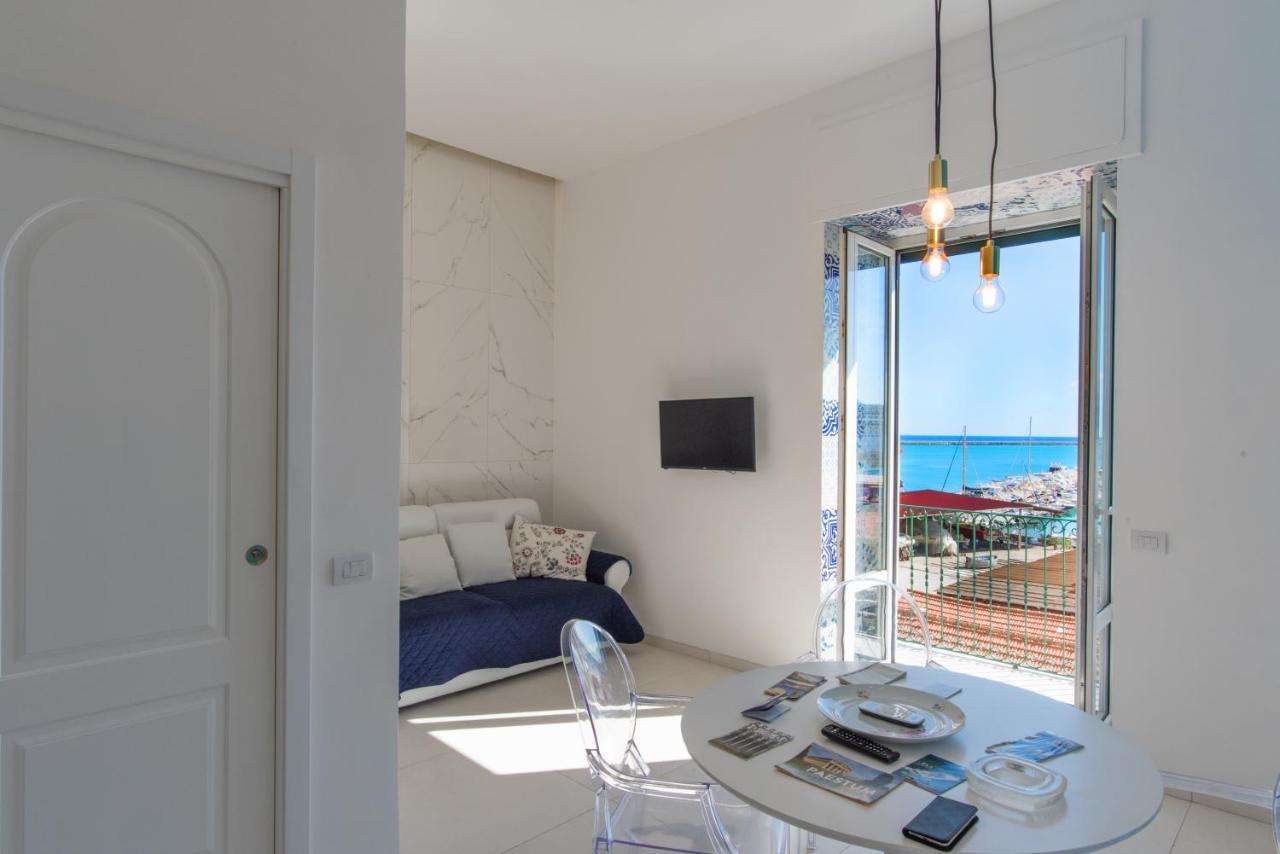 Relais Mareluna - Luxury Apartments Salernes Extérieur photo