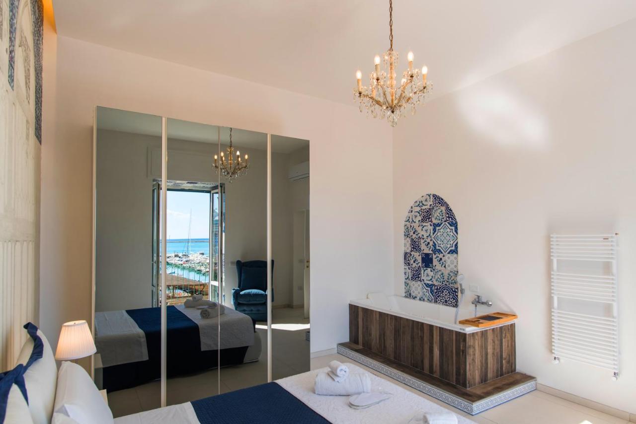 Relais Mareluna - Luxury Apartments Salernes Extérieur photo