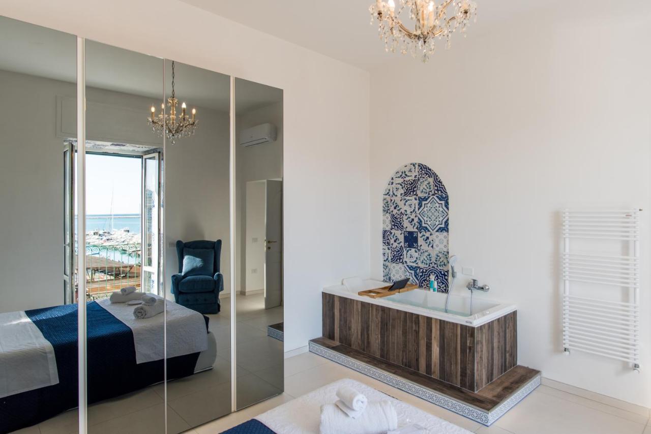 Relais Mareluna - Luxury Apartments Salernes Extérieur photo